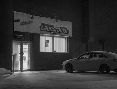 Laundromat On A Snowy Night 90D53209-13BW