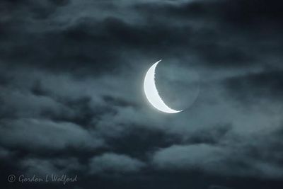 Clouded Waning Crescent Snow Moon 90D55804