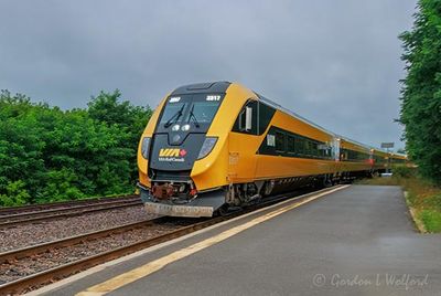 VIA Rail Train 41 Lumi Arriving 90D123798