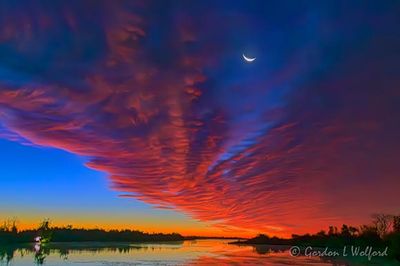 Dawn Clouds & Waning Crescent Moon 90D128505-9