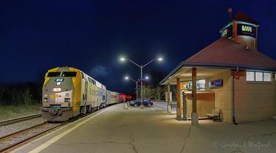 Torontobound VIA Rail Train 41 Arriving 90D132837.42