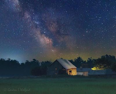 Milky Way Beyond Old Barn 90D71804 (composite)