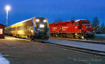 VIA Rail Train 41 Passing Yard Engines 90D150059