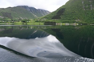 Wormhole in Hjorundfjord