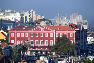 Main Railway Station Santa Apolnia