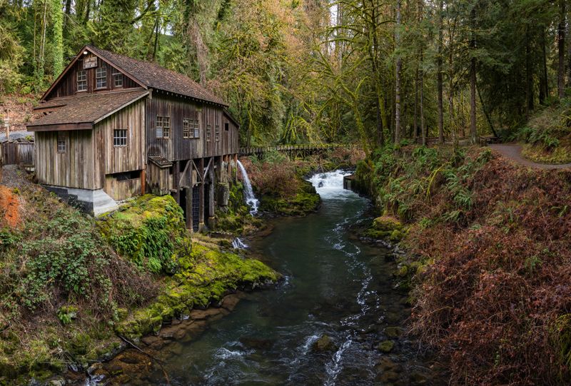 Cedar Creek Grist mill pano 1493-.jpg