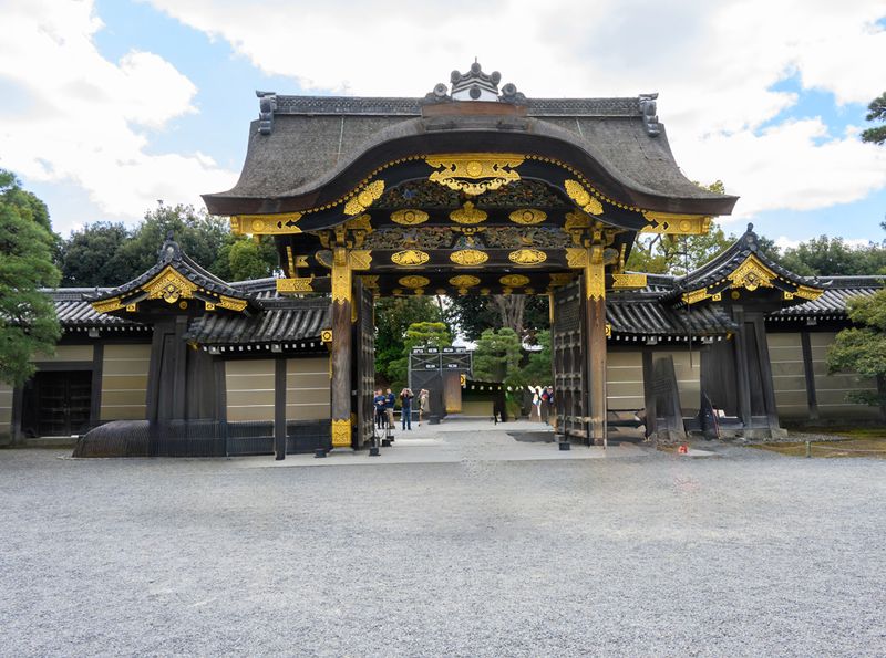 The Karamon Gate