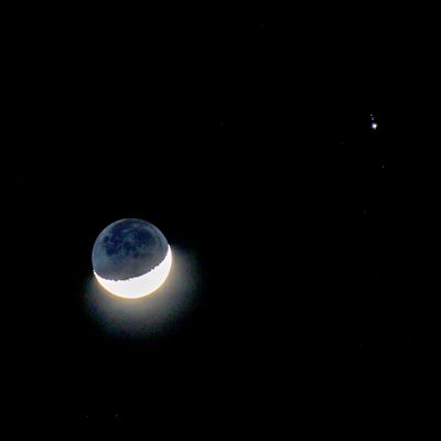 Close Pairing of the Crescent Moon and Jupiter