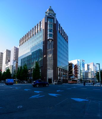 Corner building