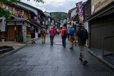 Walking to Kiyomizu-dera Temple