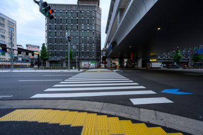 Crossing the street to our previous night's dinner location