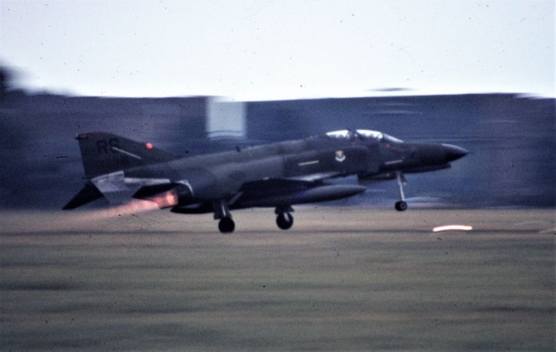USAF F-4E 68-381 RS 86 TFW.jpg