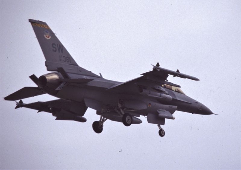 USAF F-16C 91-361 SW 20 FWa.jpg