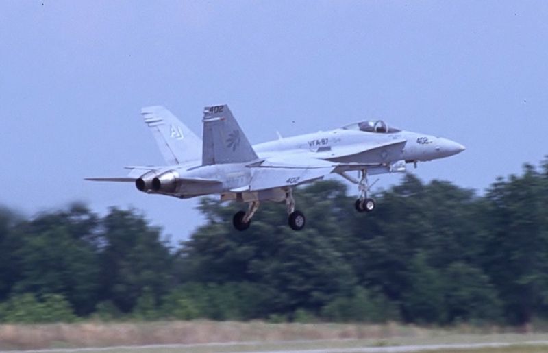 USN FA18C 164647 AJ-402 VFA-87a.jpg