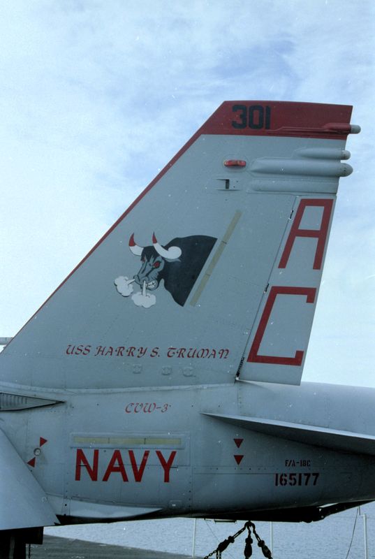 FA18C VFA-37 165177 AC-301.jpg