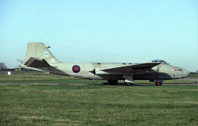 RAF Canberra PR9  XH169 AC 39 Sqn 1992.jpg