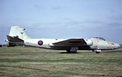 RAF Canberra PR9 XH135 AG 39 Sqn 1992.jpg