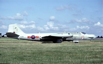 RAF Canberra T17 WJ981 EN 360 Sqn 1989a.jpg