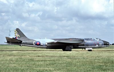 RAF Canberra T4 WJ756 CL 100 Sqn 1989.jpg