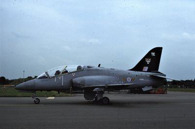 RAF Hawk T1A XX255 TE 74 Sqn 2004.jpg