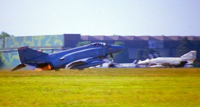 RAF Phantom FGR2 XV410 E 56 Sqn.jpg
