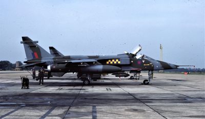RAF Jaguar GR1 XX724 54 Sqn.jpg