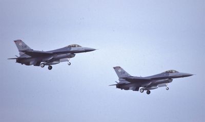 USAF F-16C 91-345 91-359 SW 20 FW.jpg