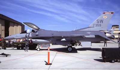 USAF F-16C 91-359 SW 20 FWa.jpg