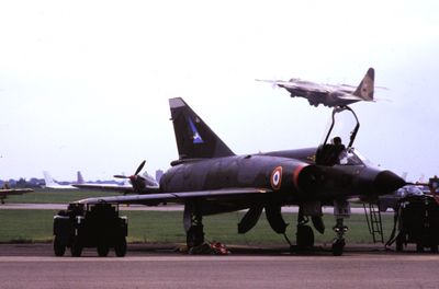 FAF Mirage IIIE 440 2-EN f.jpg