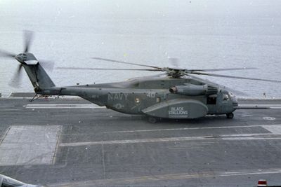 MH-53E HC-4 162504 HC-40a.jpg