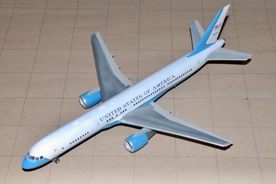 Boeing 757 (C-32, 1/144)