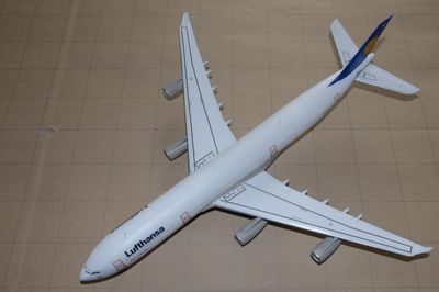 Airbus A340-300 (1/144)