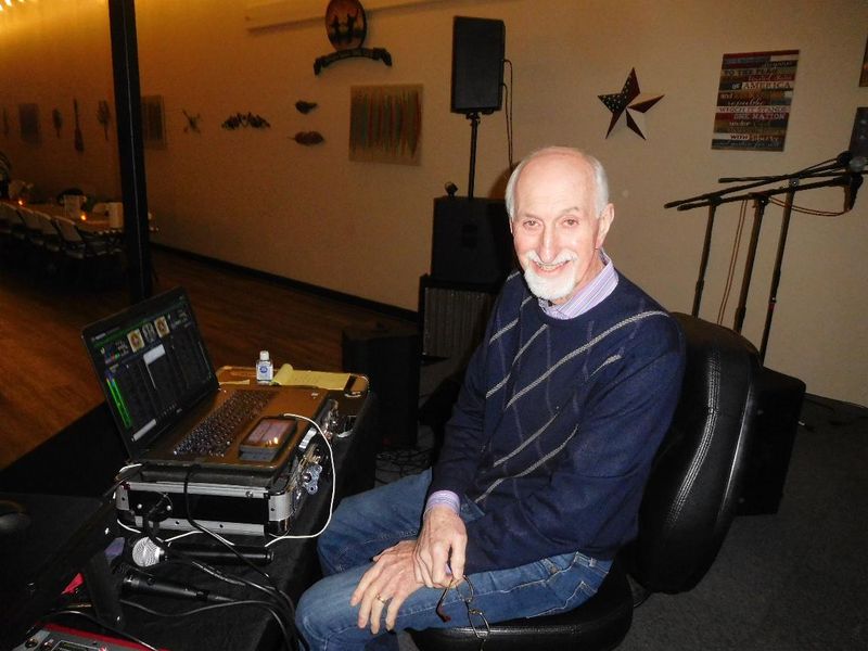 Gene Hensley DJ