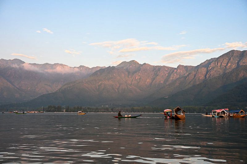 Srinagar - Evening at Dal Lake