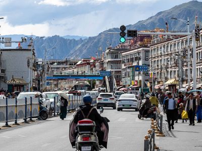 Street Traffic in Lhasa