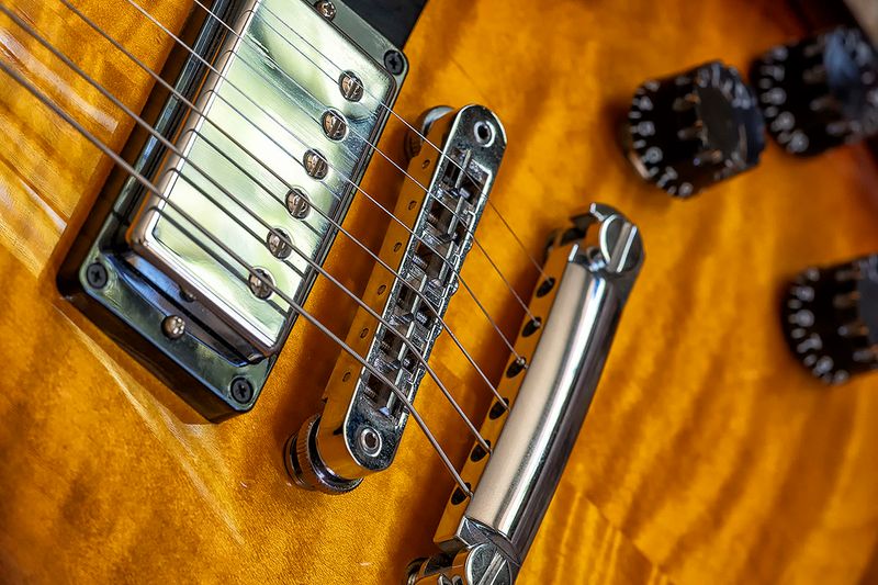 Les Paul bridge.jpg