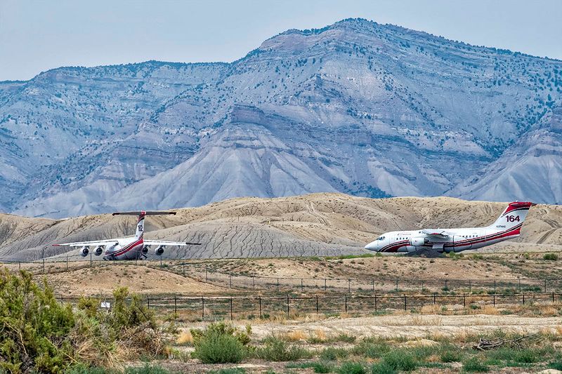 Biritish Aerospace 146 firefighting tankers.jpg