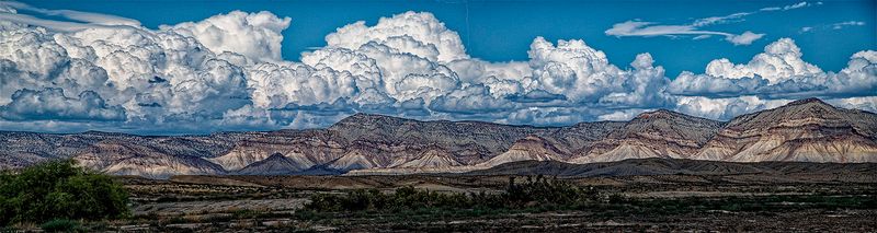 Bookcliffs pano.jpg