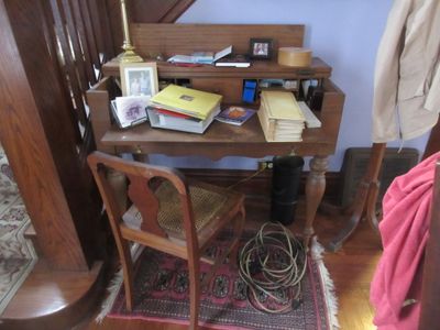 desk_9229.JPG
