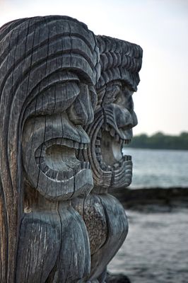 Statues at Pu'uhonua o Honaunau