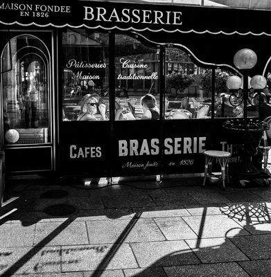 have a drink in Paris