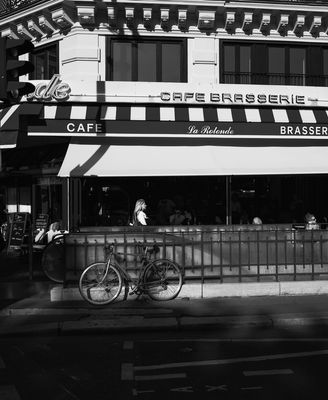 have a drink in Paris