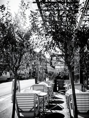 have a drink in Paris