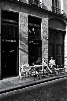 have a drink in Paris