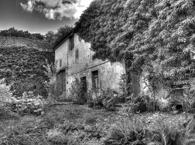 Abandoned farm house HDR