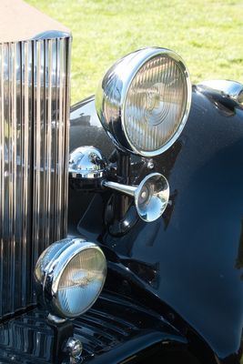 Rolls Royce - lights and horn