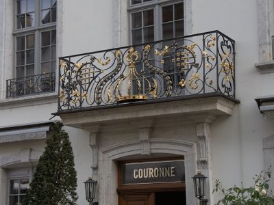 La Couronne hotel entrance