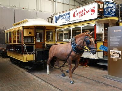 Trams developing from horse-drawn to motorized