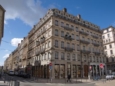 Classic architecture - Place des Jacobins