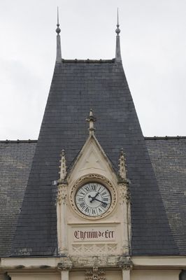 Station clock